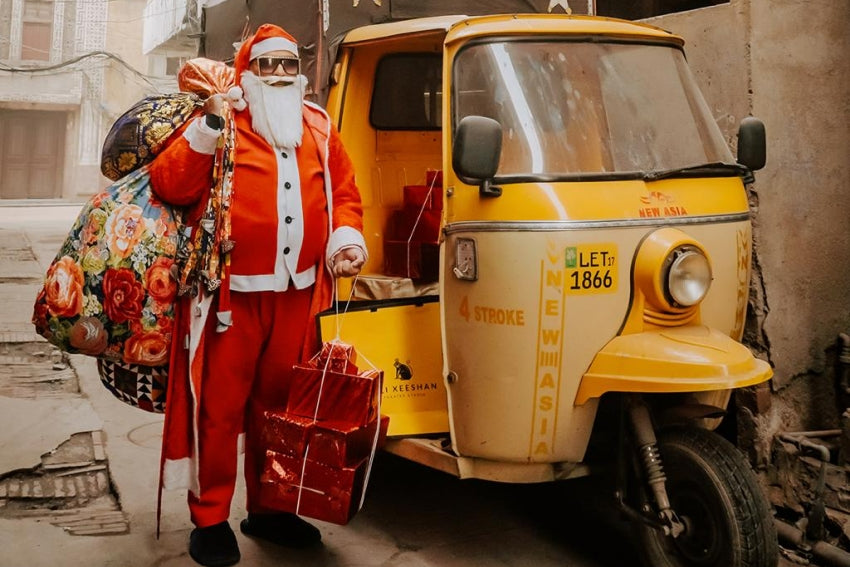 Ali Xeeshan Winning Nation’s Heart By Dressing Up As Santa For Christmas!